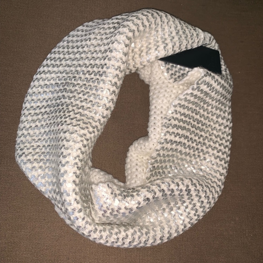 GUESS SILVER SNOOD (scarf)